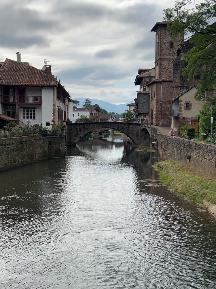Saint Jean Pied Port: Rugby, Ulf e Bênçãos